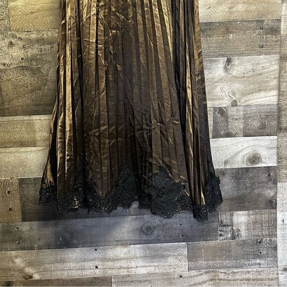 Blue tasscl skirt - Picture 7 of 7